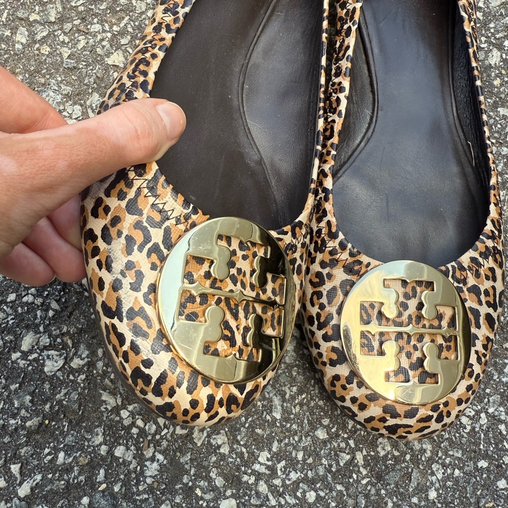 Tory Burch Animal Print Flats with Gold Logo - Picture 3 of 5